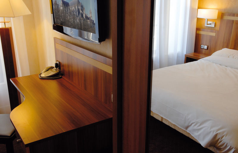 Hotel The Originals Du Grand Monarque Nantes Gare Εξωτερικό φωτογραφία