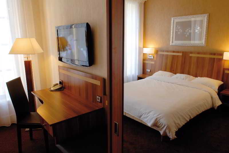 Hotel The Originals Du Grand Monarque Nantes Gare Εξωτερικό φωτογραφία